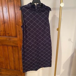 Sharagano Size 12 Sleeveless Dress with white detail and two front pockets